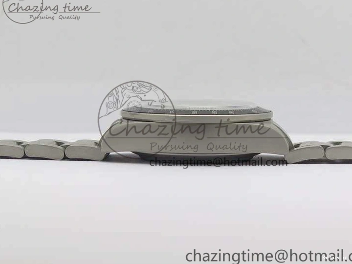 1225 Daytona Newman Sandblasted SS White Black Dial On SS Bracelet A Functional 3522